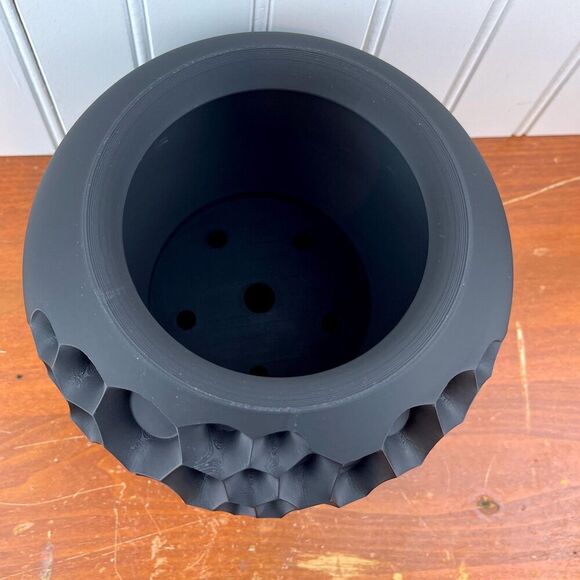 Indoor Flower Pot, The Virus Planter Pot, Houseplants, Ecofriendly - Picture 5 of 10